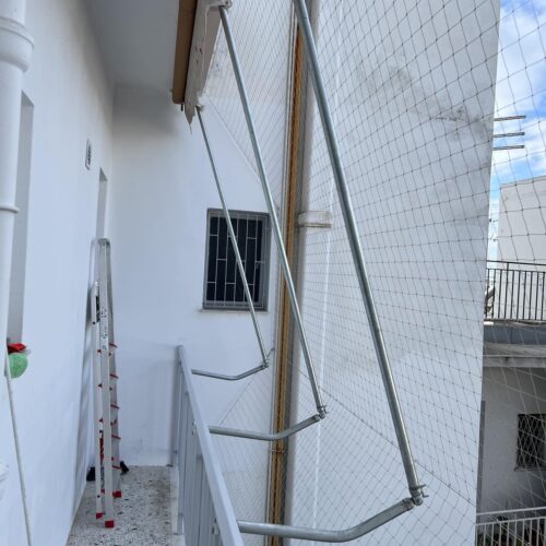 Pest Services - Απώθηση Περιστεριών από μπαλκόνι 3